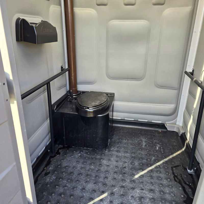 Baño portátil químico para personas con movilidad reducida - Imagen 2